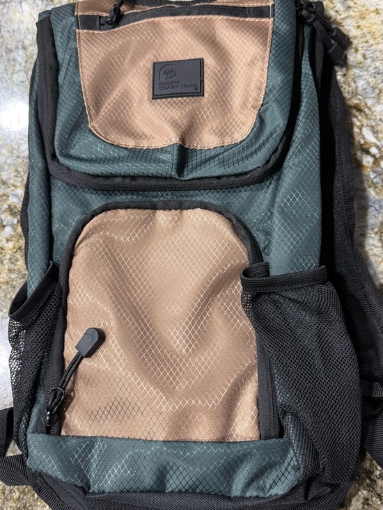 Pacific Trail Other - NWT, Pacific, Trail, Hydration, Pack, Camelback, Backpack, Holds, 2, Liters, 2L